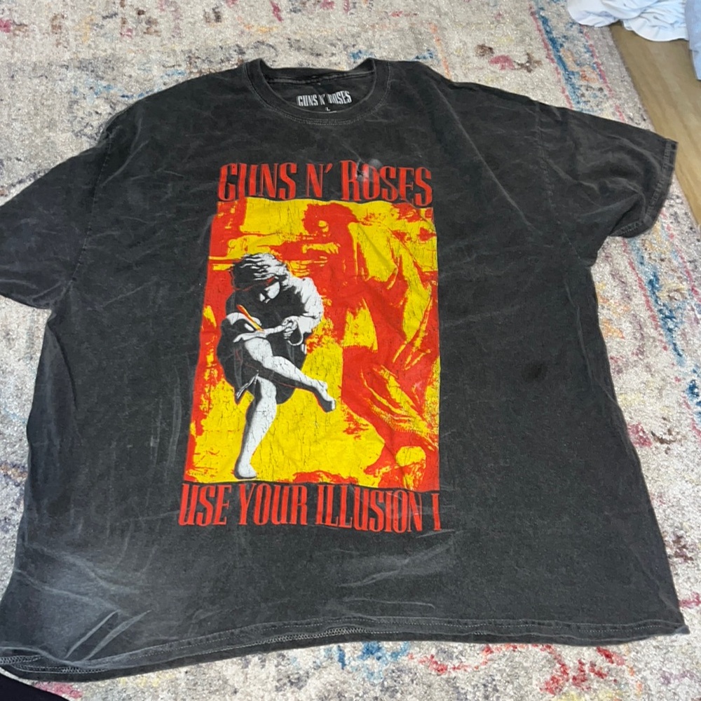 Guns N’ Roses graphic tee urban outfitters